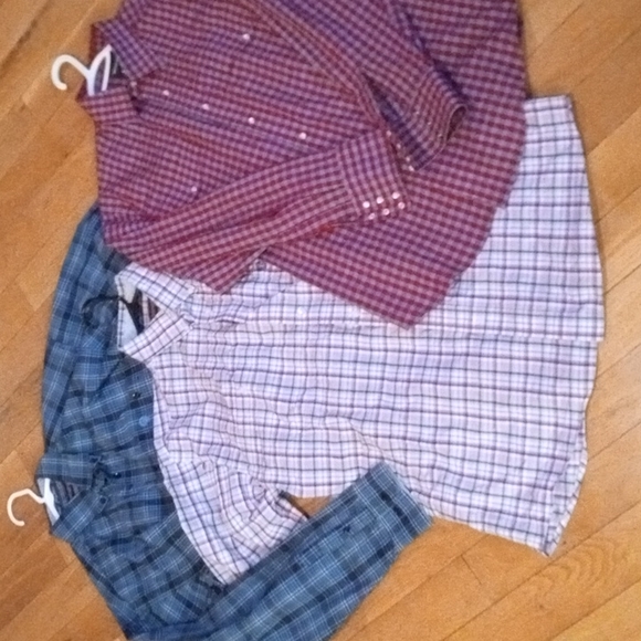 3 NEW Wrangler mens shirts.